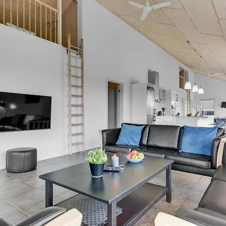 Four-bedroom In Sydals Skovbyballe