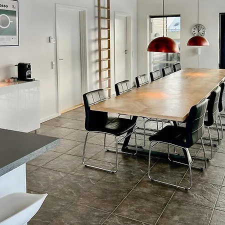 펜션 Four-bedroom In Sydals