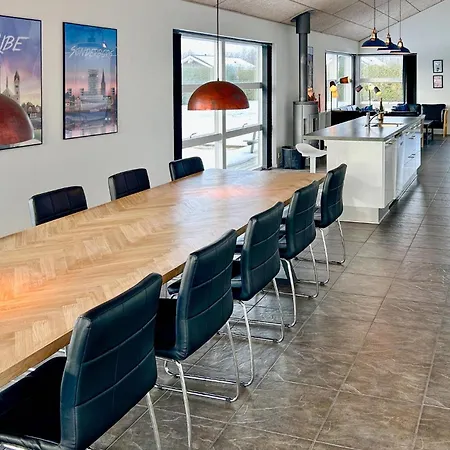 펜션 Four-bedroom In Sydals *